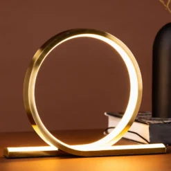 Bordslampa Venture Home Saunier