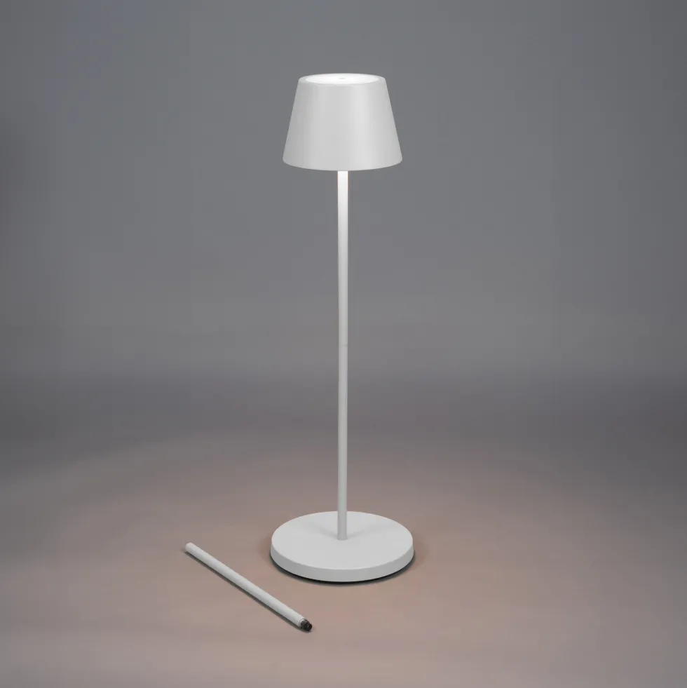 Golvlampa Gnojsö Konstsmide Pomezia M USB