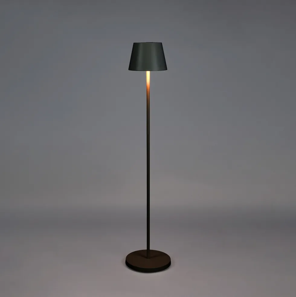 Golvlampa Gnojsö Konstsmide Pomezia M USB