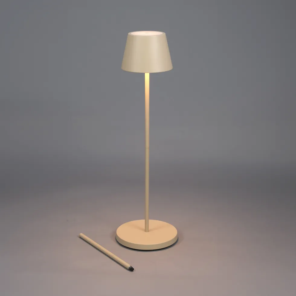 Golvlampa Gnojsö Konstsmide Pomezia M USB
