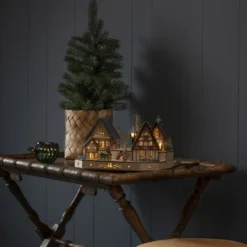 Julby Gnosjö Konstsmide Siluett Vinterby 9L LED Natur