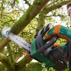 Motorsåg Bosch Power Tools UniversalChain 18V med Batteri