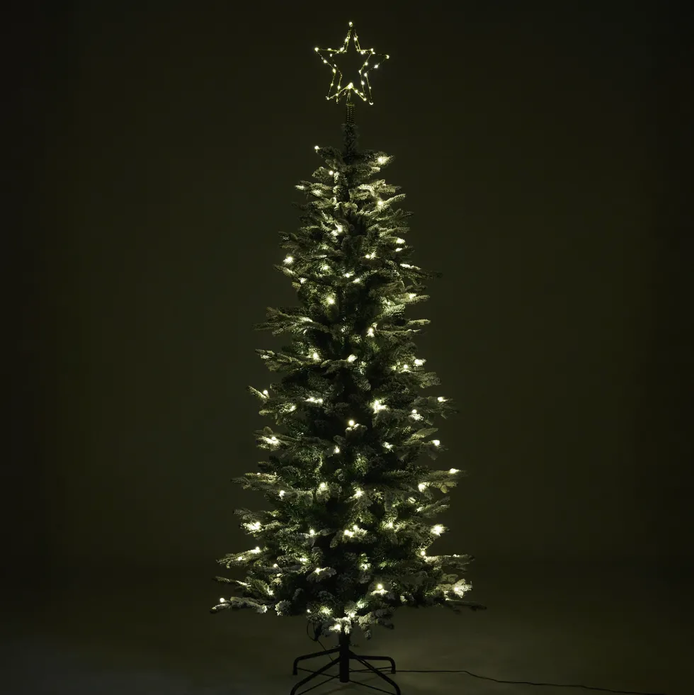 Plastgran Nordic Winter Smal Julgran med Snö 180x86 cm med LED-Belysning