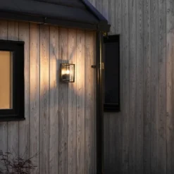 Vägglampa Gnosjö Konstsmide Brindisi Mini Svart/Klar
